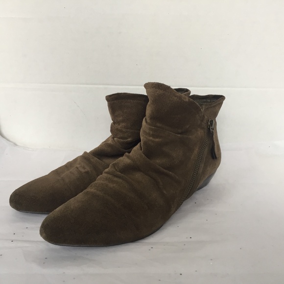 Nine West Golden Brown Suede Bestie Wedge Ankle Boot - Size 8 Angled Zipper - Picture 16 of 16